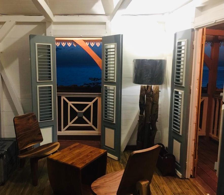 Habitation Baliache - Maison Creole Avec Jardin Privatif, Plage A 200M Deshaies Exterior foto